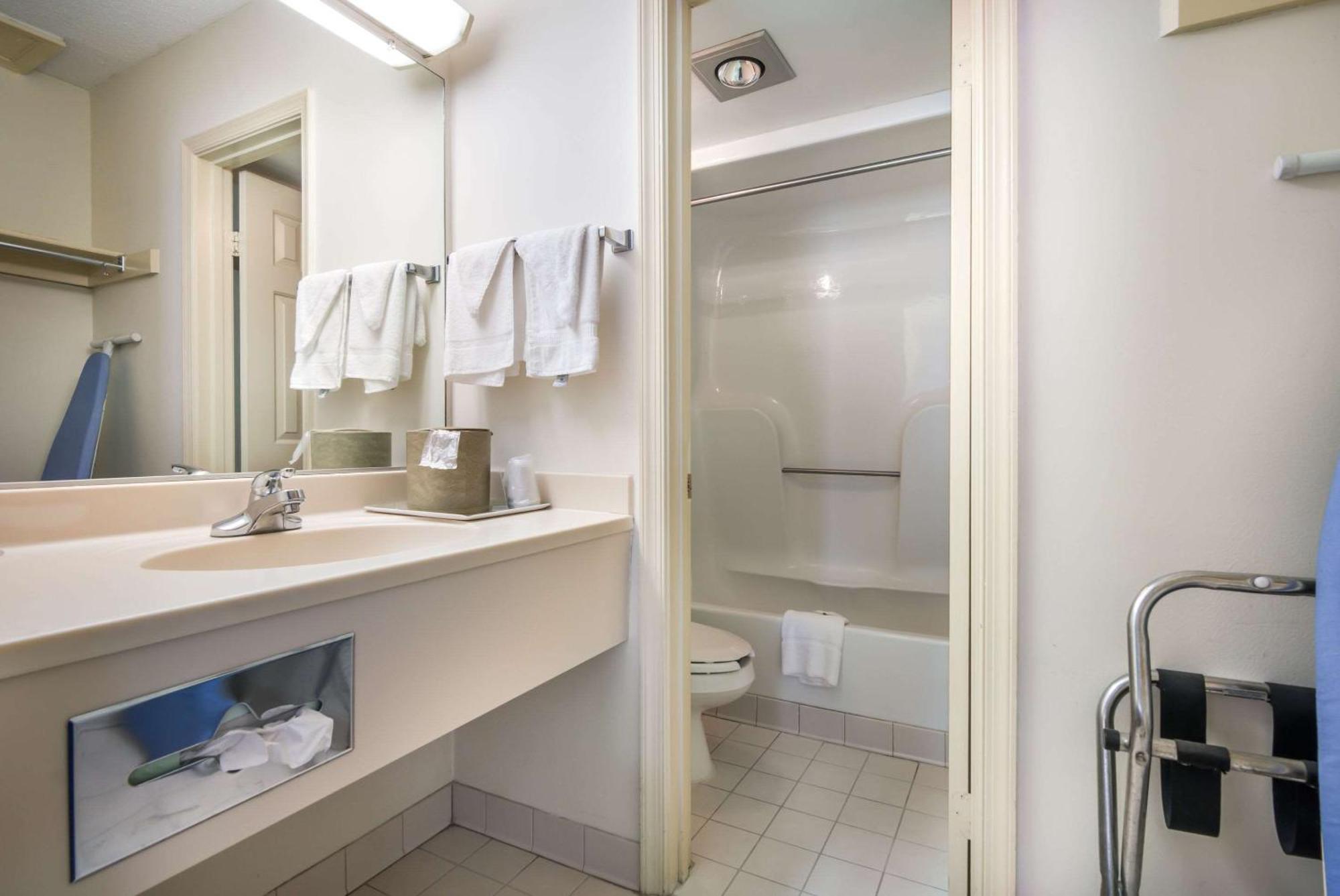 Quality Inn Little Creek Virginia Beach Esterno foto